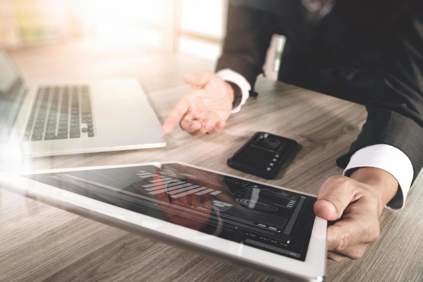 Environnement de formation moderne avec espaces collaboratifs